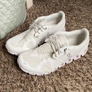 Cloud 5 running shoes white